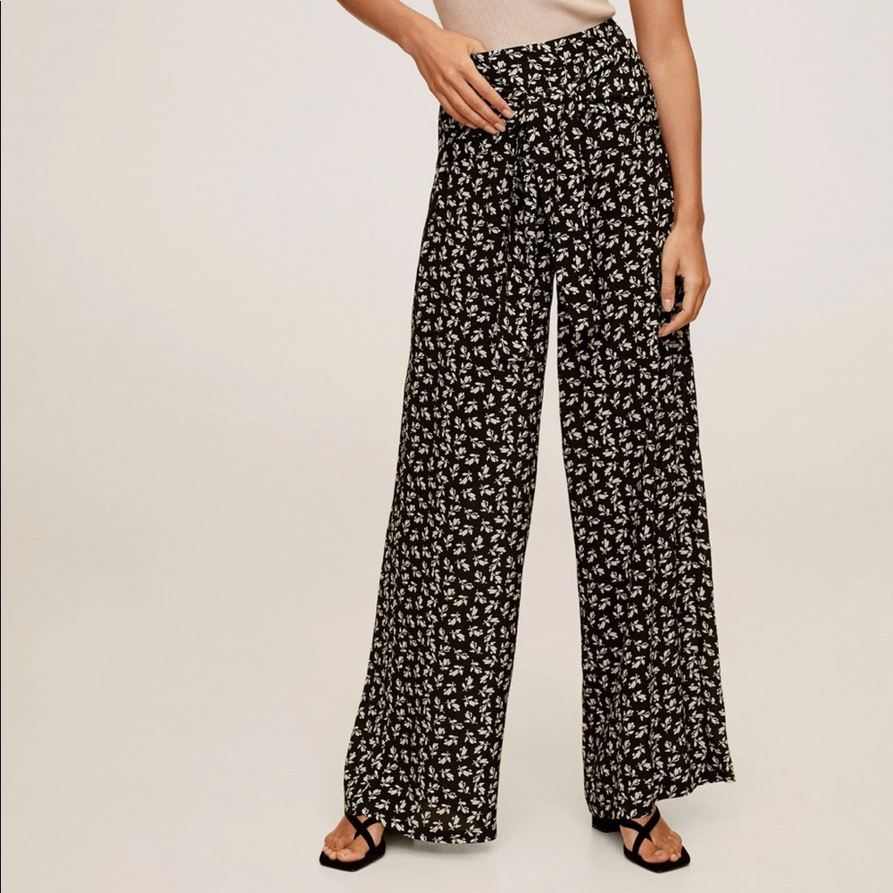 Flowy printed pants